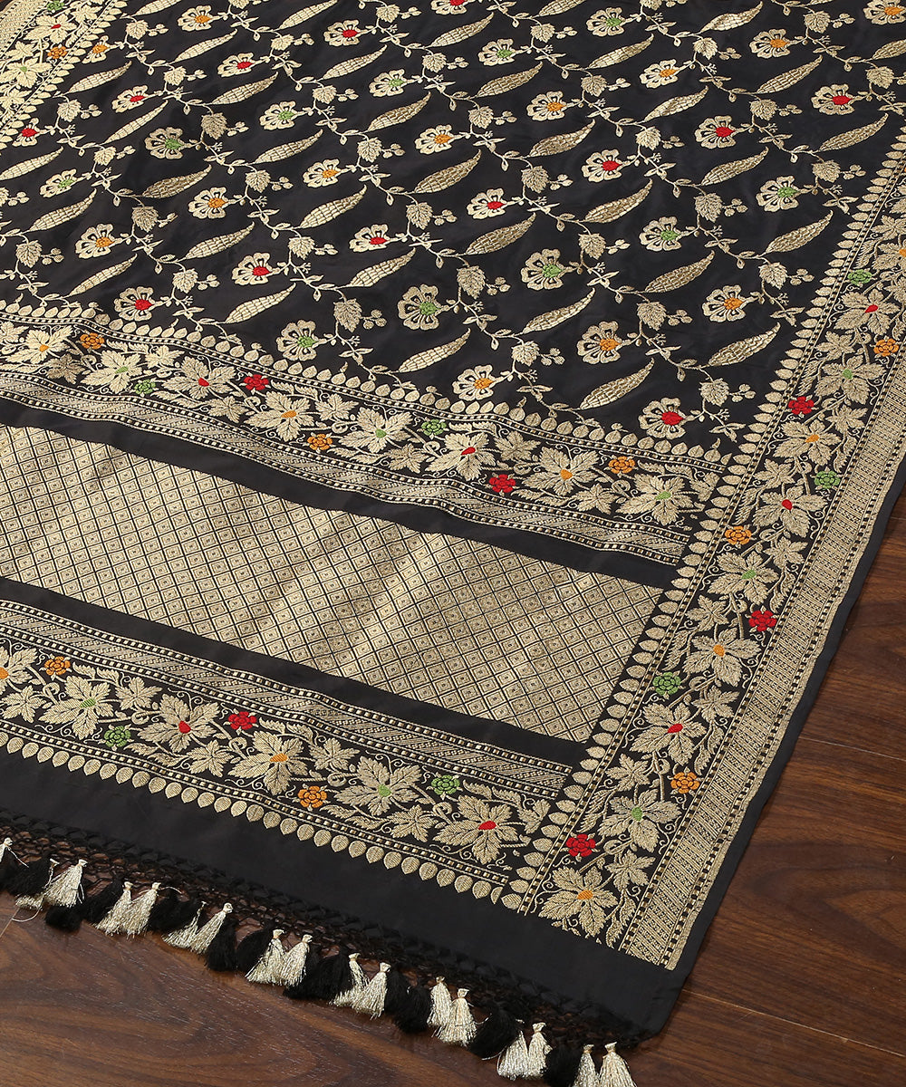 Black_Handloom_Sona_Rupa_Kadhwa_Banarasi_Dupatta_With_Meenakari_WeaverStory_03