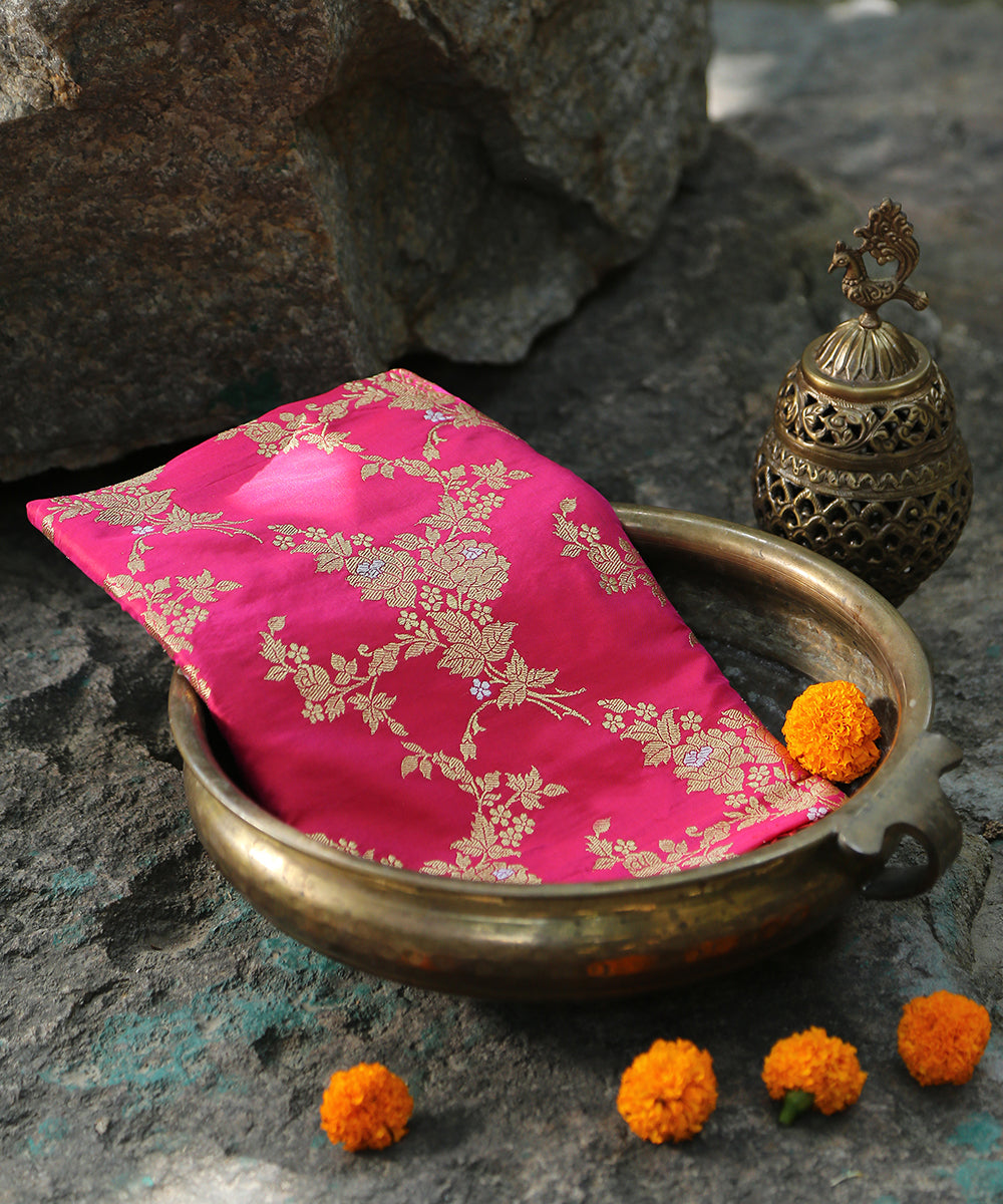 Handloom_Hot_Pink_Sona_Rupa_Pure_Katan_Silk_Banarasi_Dupatta_With_Kadhwa_Weave_WeaverStory_01