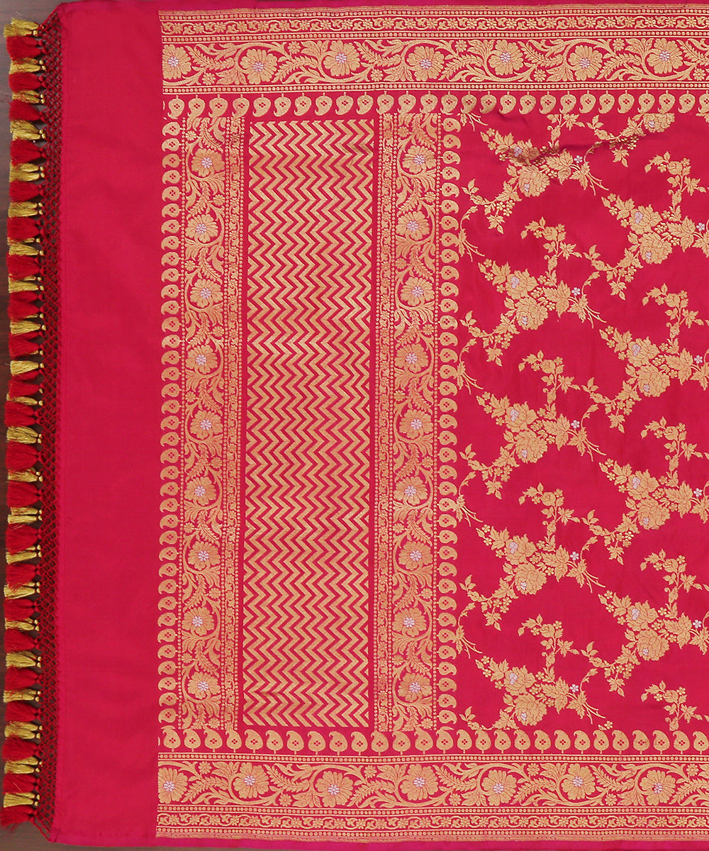 Handloom_Hot_Pink_Sona_Rupa_Pure_Katan_Silk_Banarasi_Dupatta_With_Kadhwa_Weave_WeaverStory_02