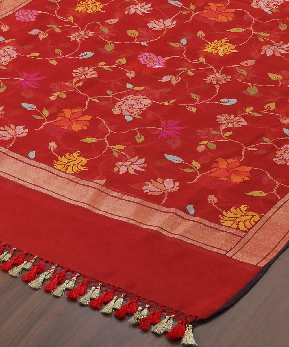 Handloom_Red_Pure_Zari_Handspun_Cotton_Jamdani_Banarasi_Dupatta_WeaverStory_03