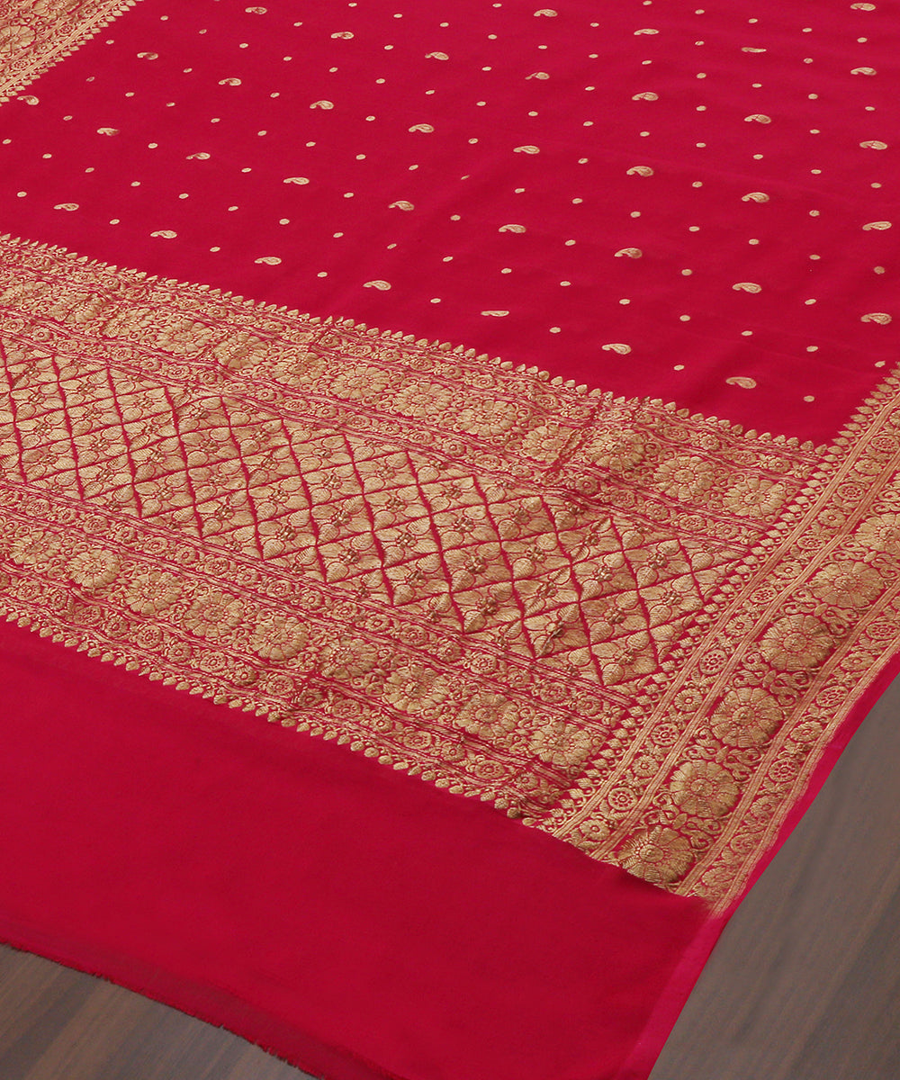 Handloom_Pink_Banarasi_Georgette_Dupatta_With_Paisley_Booti_And_Kadhwa_Border_WeaverStory_03