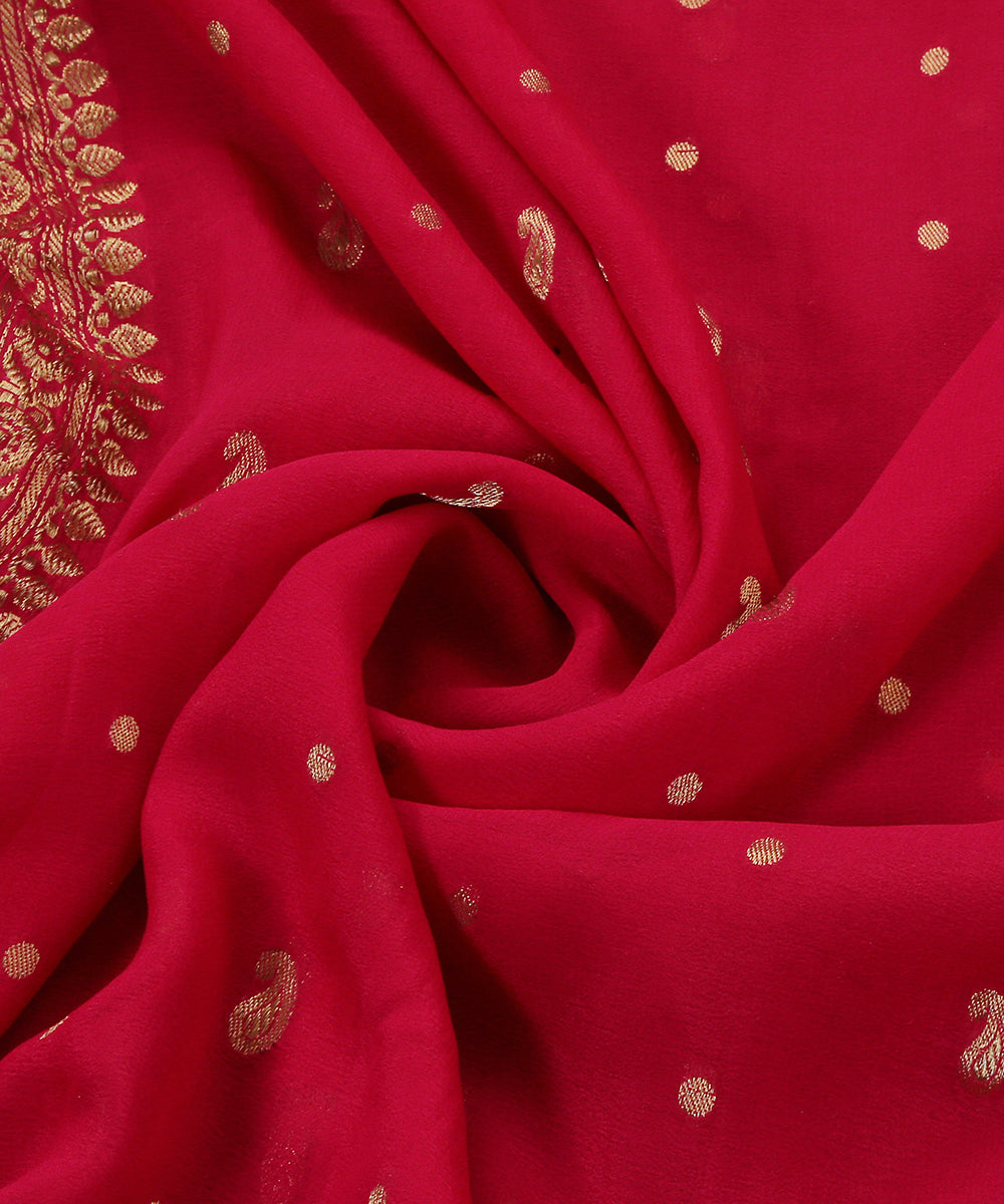 Handloom_Pink_Banarasi_Georgette_Dupatta_With_Paisley_Booti_And_Kadhwa_Border_WeaverStory_05