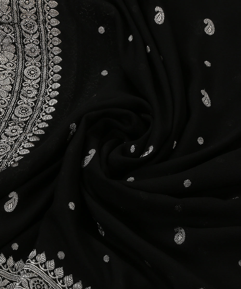 Handloom_Black_Georgette_Banarasi_Dupatta_With_Paisley_Booti_And_Kadhwa_Border_WeaverStory_05