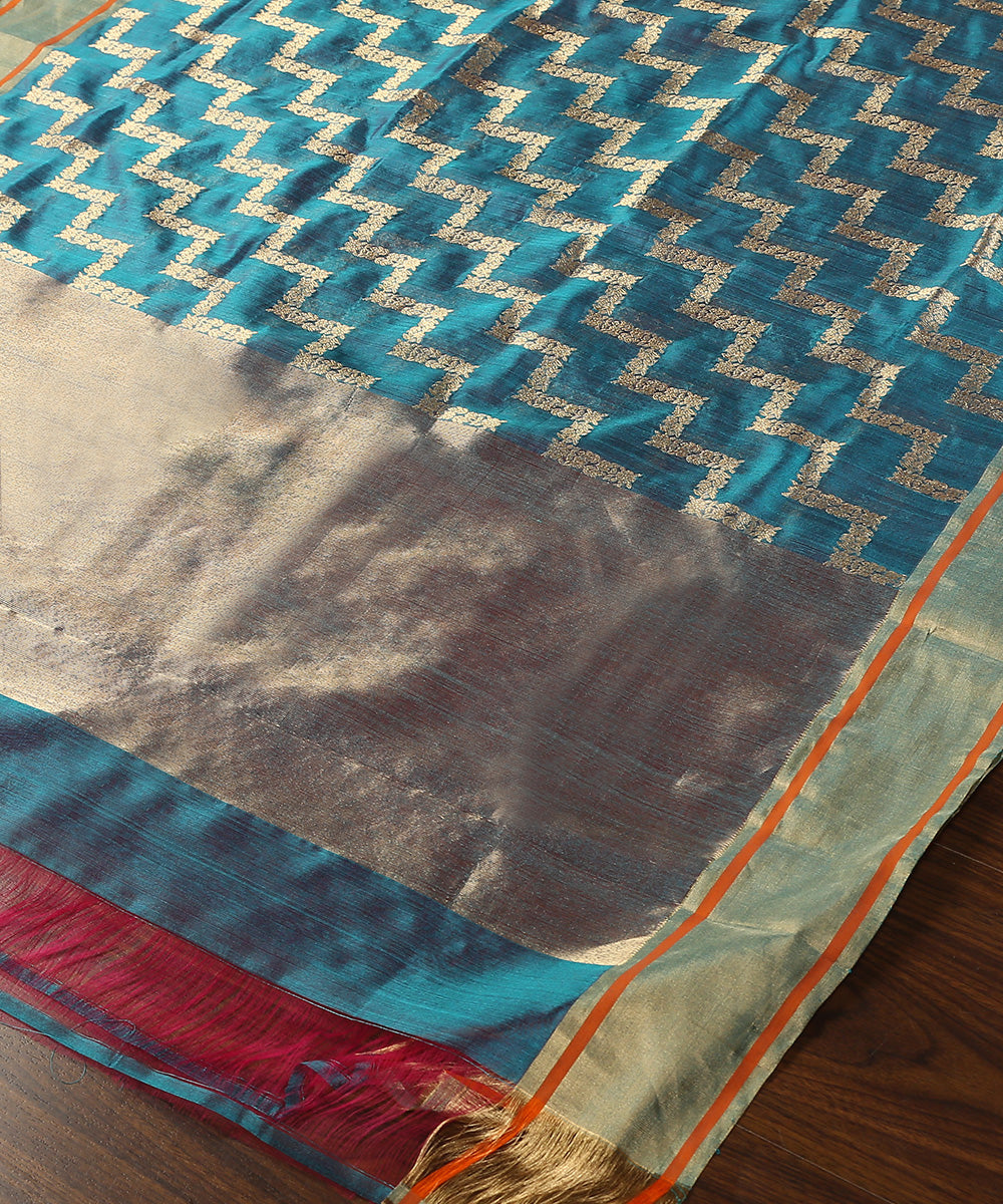 Peacock_Blue_Handloom_Pure_Chanderi_Silk_Dupatta_With_All_Over_Zari_Jaal_WeaverStory_03