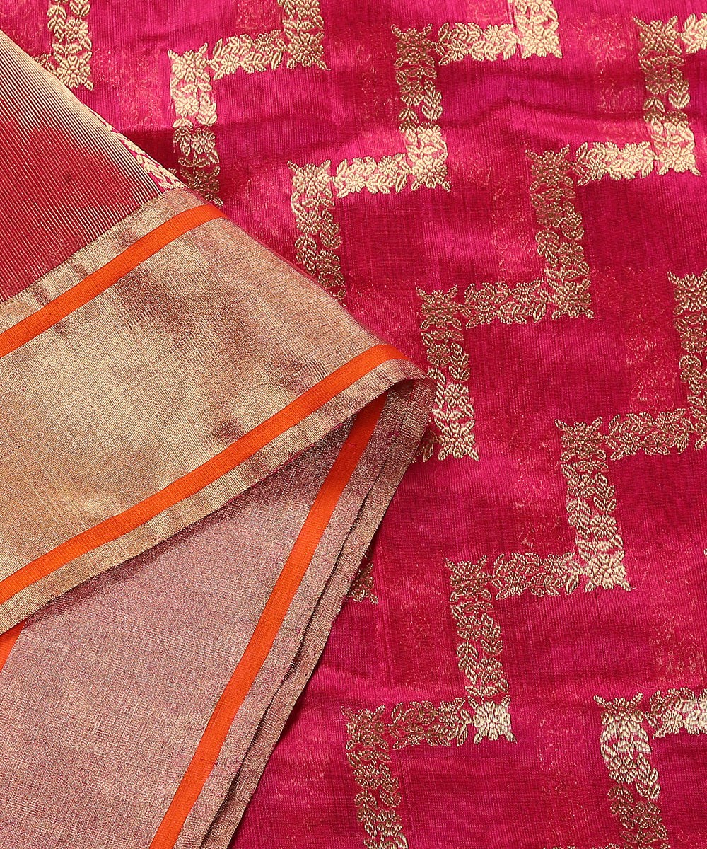 Handloom_Magenta_Pure_Chanderi_Silk_Dupatta_With_All_Over_Zari_Jaal_WeaverStory_04