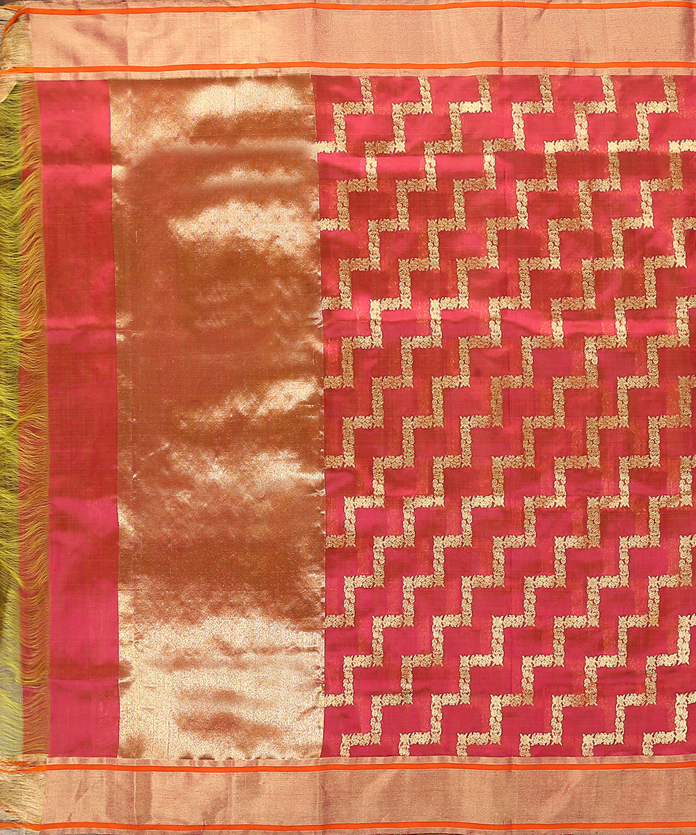 Handloom_Pink_And_Green_Dual_Tone_Pure_Chanderi_Silk_Dupatta_With_All_Over_Zari_Jaal_WeaverStory_02