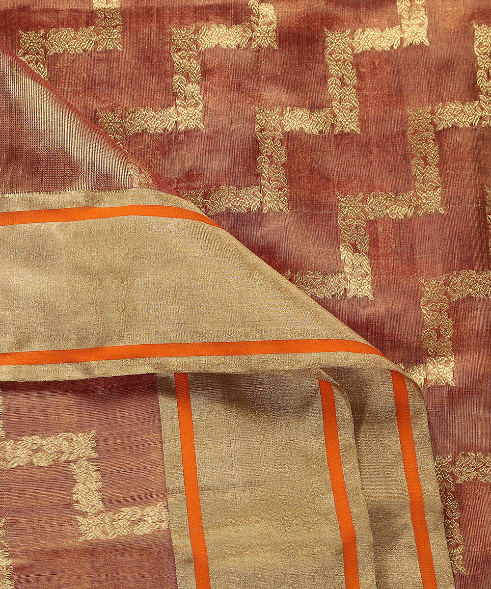 Handloom_Brown_And_Pink_Dual_Tone_Pure_Chanderi_Silk_Dupatta_With_All_Over_Zari_Jaal_WeaverStory_04