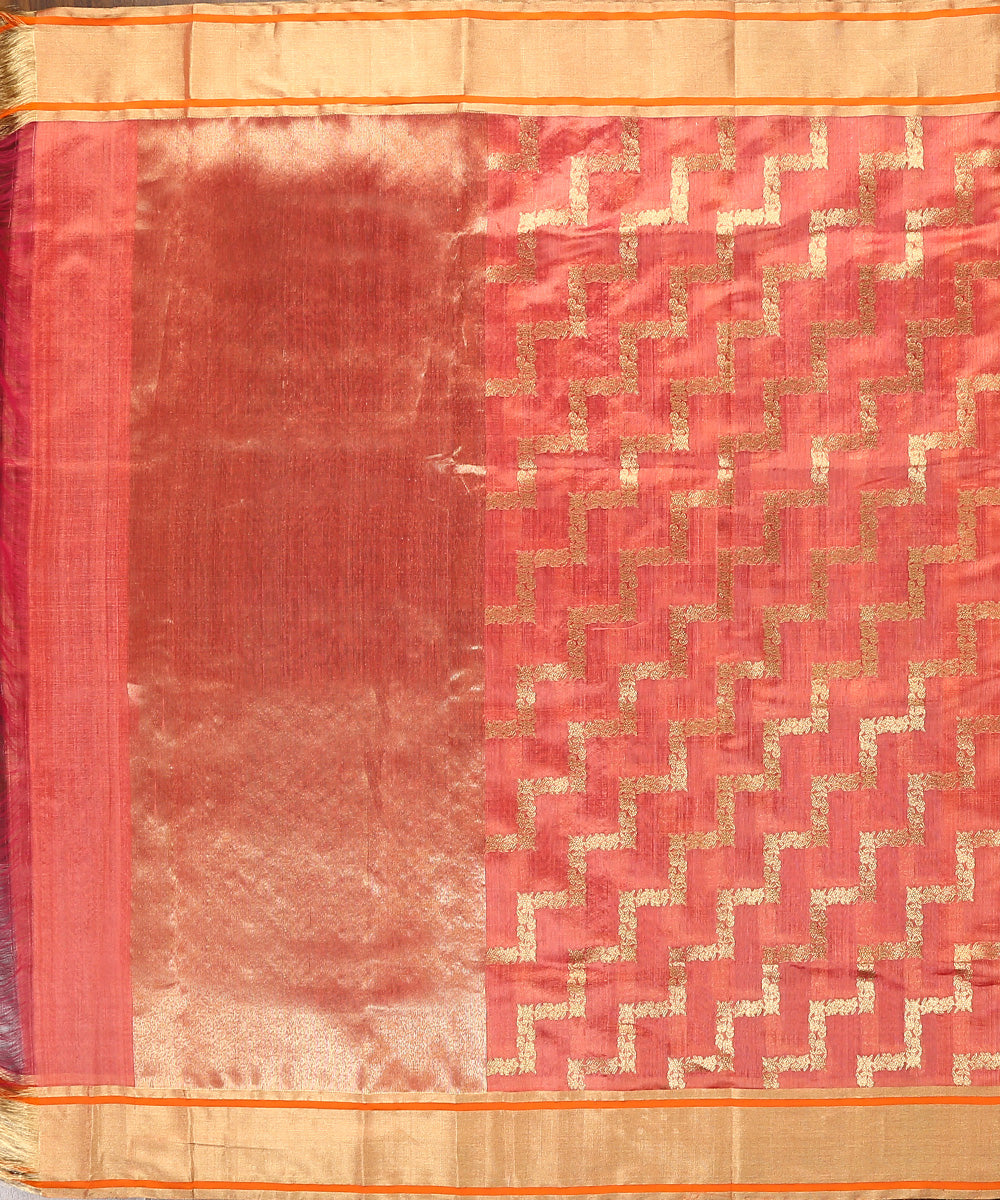 Pink_Dual_Tone_Handloom_Pure_Chanderi_Silk_Dupatta_With_All_Over_Zari_Jaal_WeaverStory_02