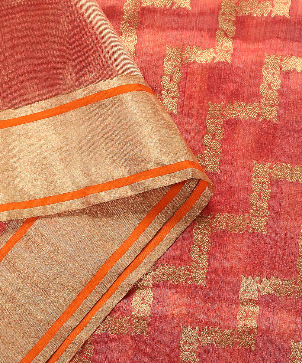 Pink_Dual_Tone_Handloom_Pure_Chanderi_Silk_Dupatta_With_All_Over_Zari_Jaal_WeaverStory_04