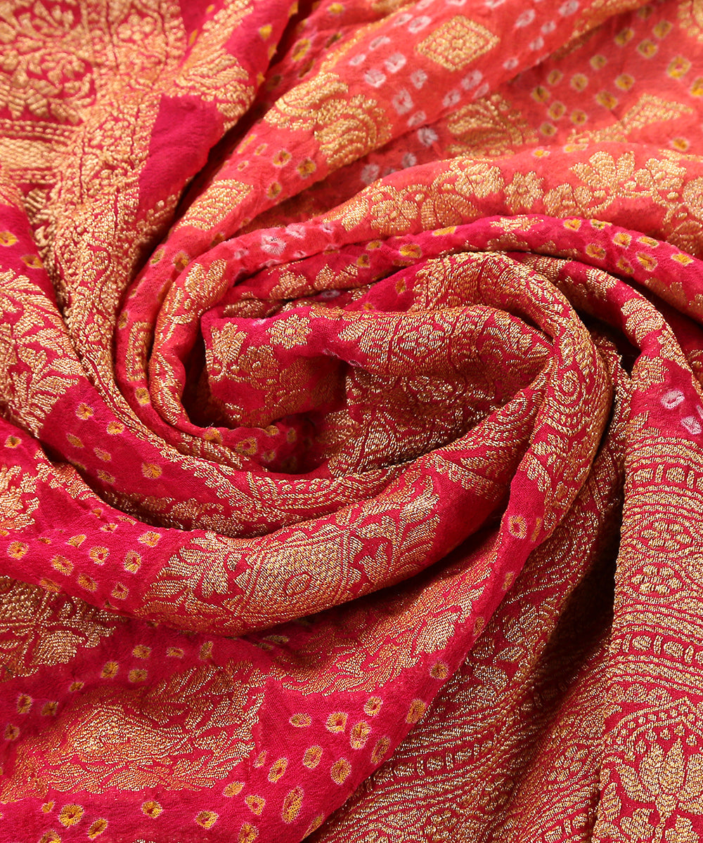 Peach_And_Pink_Dual_Tone_Handloom_Georgette_Banarasi_Bandhej_Dupatta_WeaverStory_05