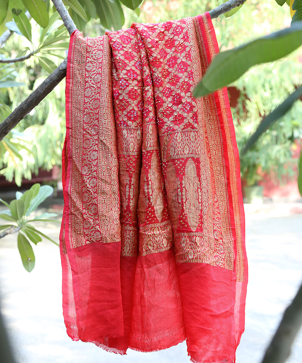 Handloom_Coral_Pink_Georgette_Banarasi_Bandhej_Dupatta_WeaverStory_01