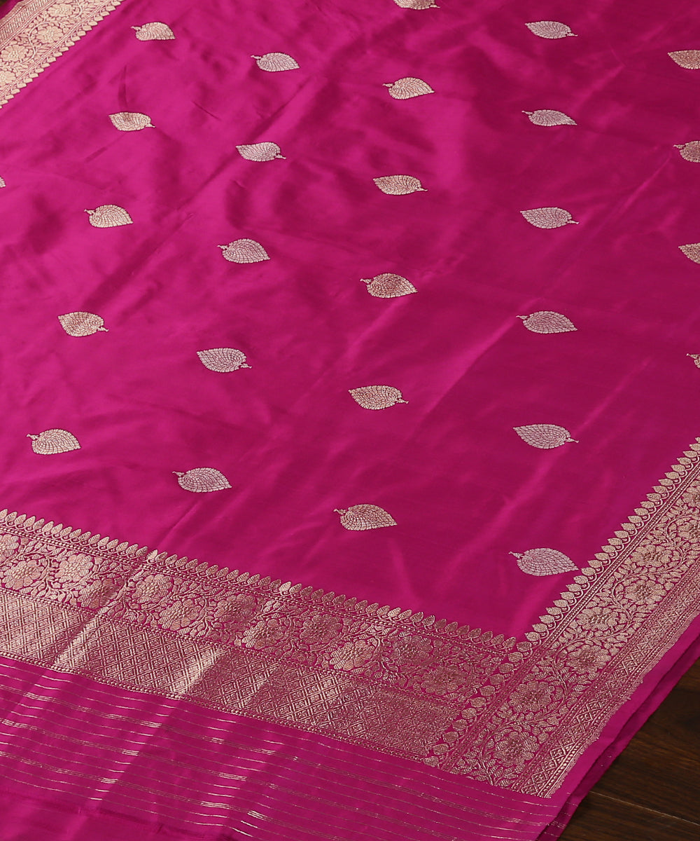 Handloom_Berry_Pink_Pure_Katan_Silk_Banarasi_Dupatta_With_Kadhwa_Booti_WeaverStory_03