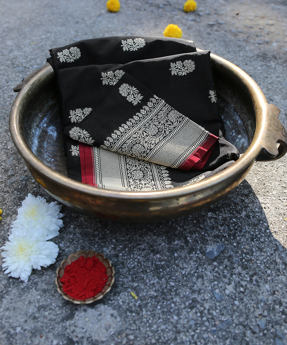 Handloom_Black_Katan_Georgette_Banarasi_Dupatta_With_Red_Selvedge_WeaverStory_01