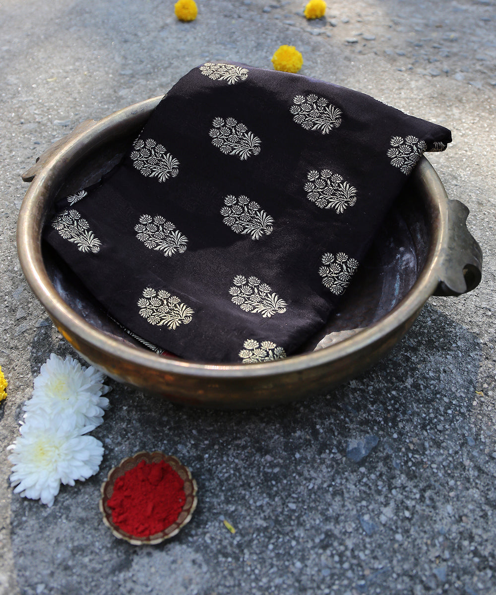 Blue_Handloom_Katan_Georgette_Banarasi_Dupatta_With_Red_Selvedge_WeaverStory_01