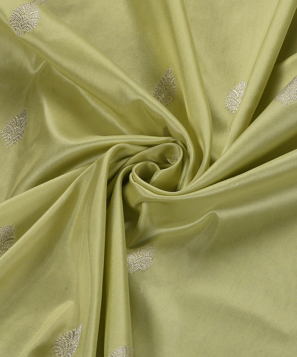 Handloom_Light_Green_Pure_Katan_Silk_Banarasi_Dupatta_With_Zari_Booti_WeaverStory_05