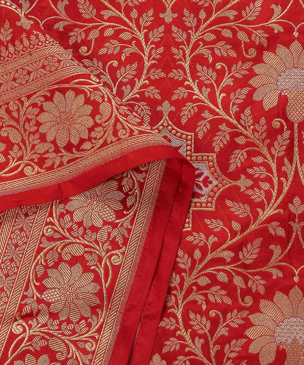 Handloom_Red_Pure_Katan_Silk_Brocade_Banarasi_Dupatta_With_Over_All_Jaal_WeaverStory_04
