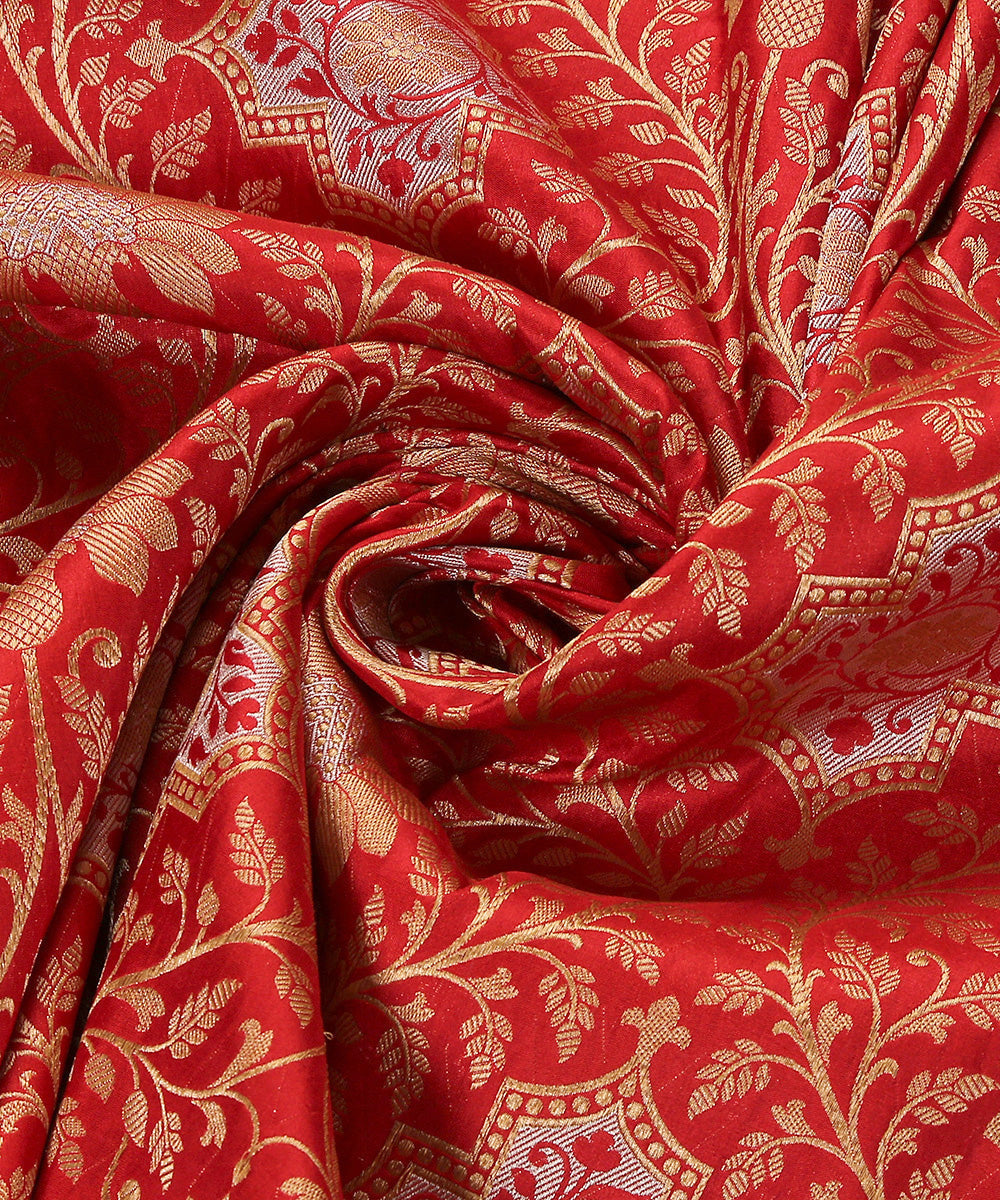 Handloom_Red_Pure_Katan_Silk_Brocade_Banarasi_Dupatta_With_Over_All_Jaal_WeaverStory_05