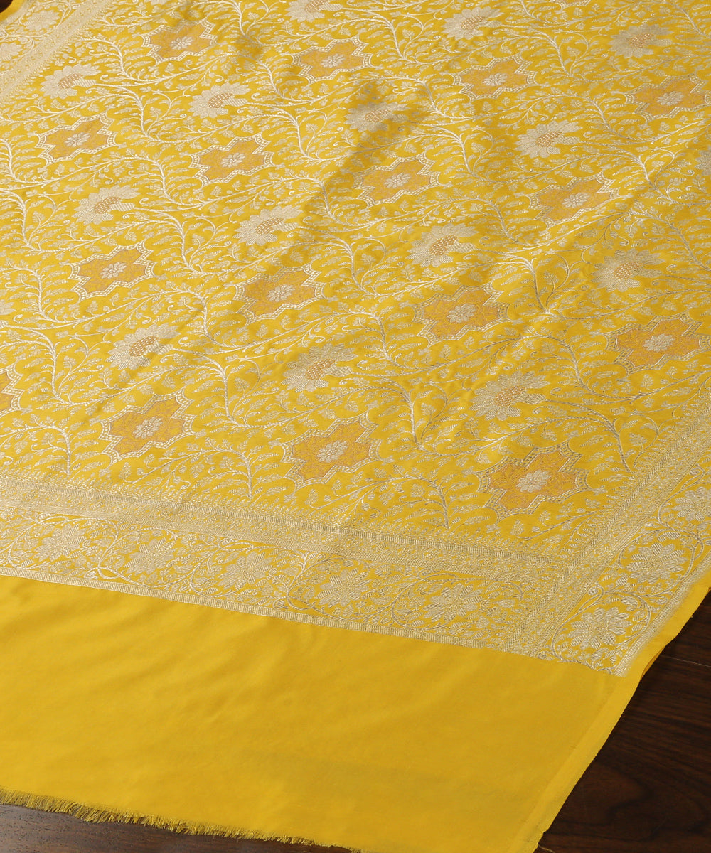 Yellow_Handloom_Pure_Katan_Silk_Brocade_Banarasi_Dupatta_With_Zari_Jaal_WeaverStory_03