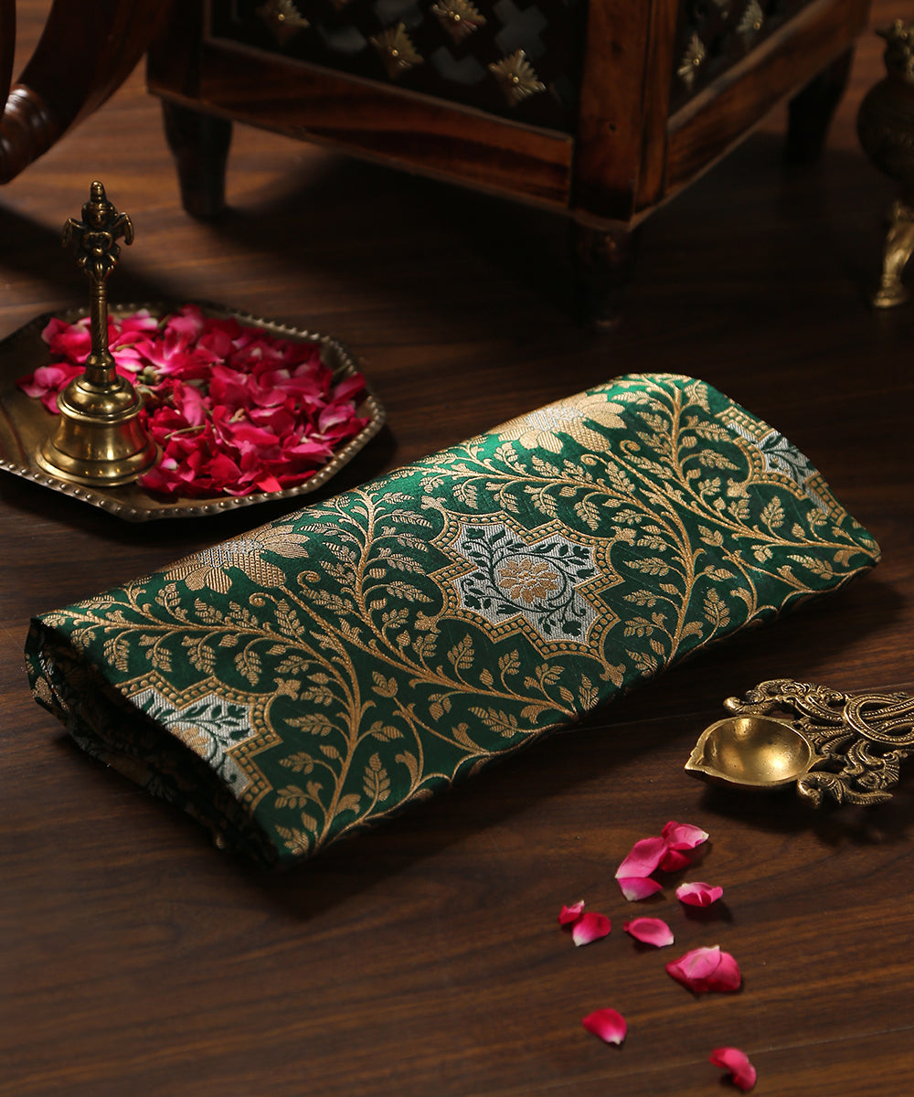 Handloom_Green_Pure_Katan_Silk_Brocade_Banarasi_Dupatta_With_Over_All_Jaal_WeaverStory_01