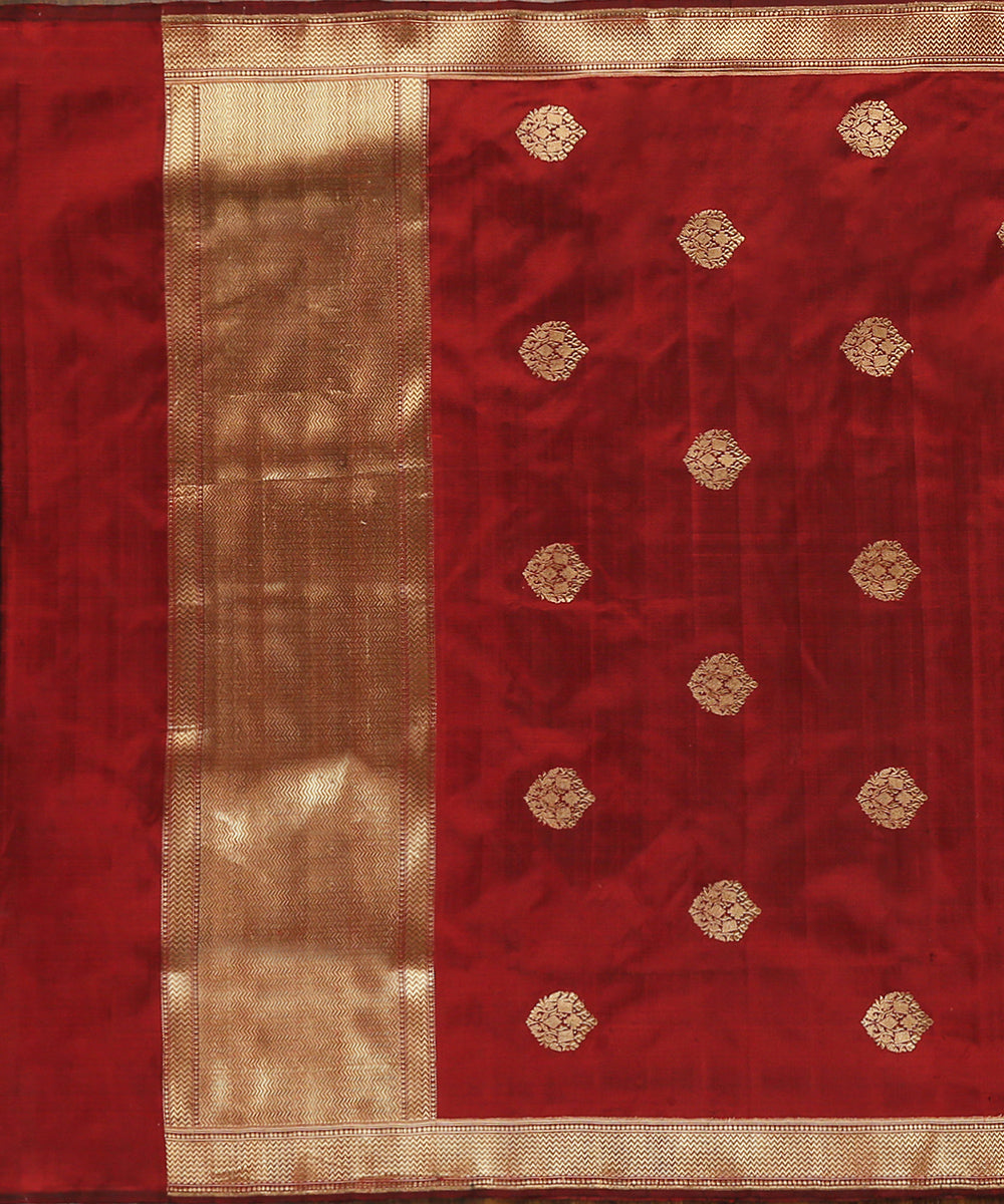 Handloom_Maroon_Pure_Katan_Silk_Banarasi_Dupatta_With_Zari_Booti_WeaverStory_02