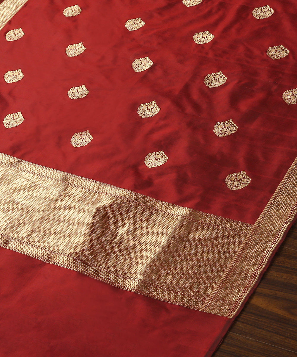 Handloom_Maroon_Pure_Katan_Silk_Banarasi_Dupatta_With_Zari_Booti_WeaverStory_03