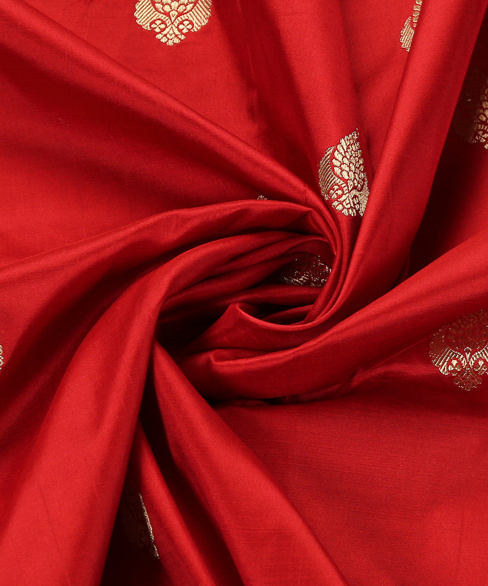 Handloom_Maroon_And_Black_Dual_Tone_Pure_Katan_Silk_Banarasi_Dupatta_WeaverStory_05