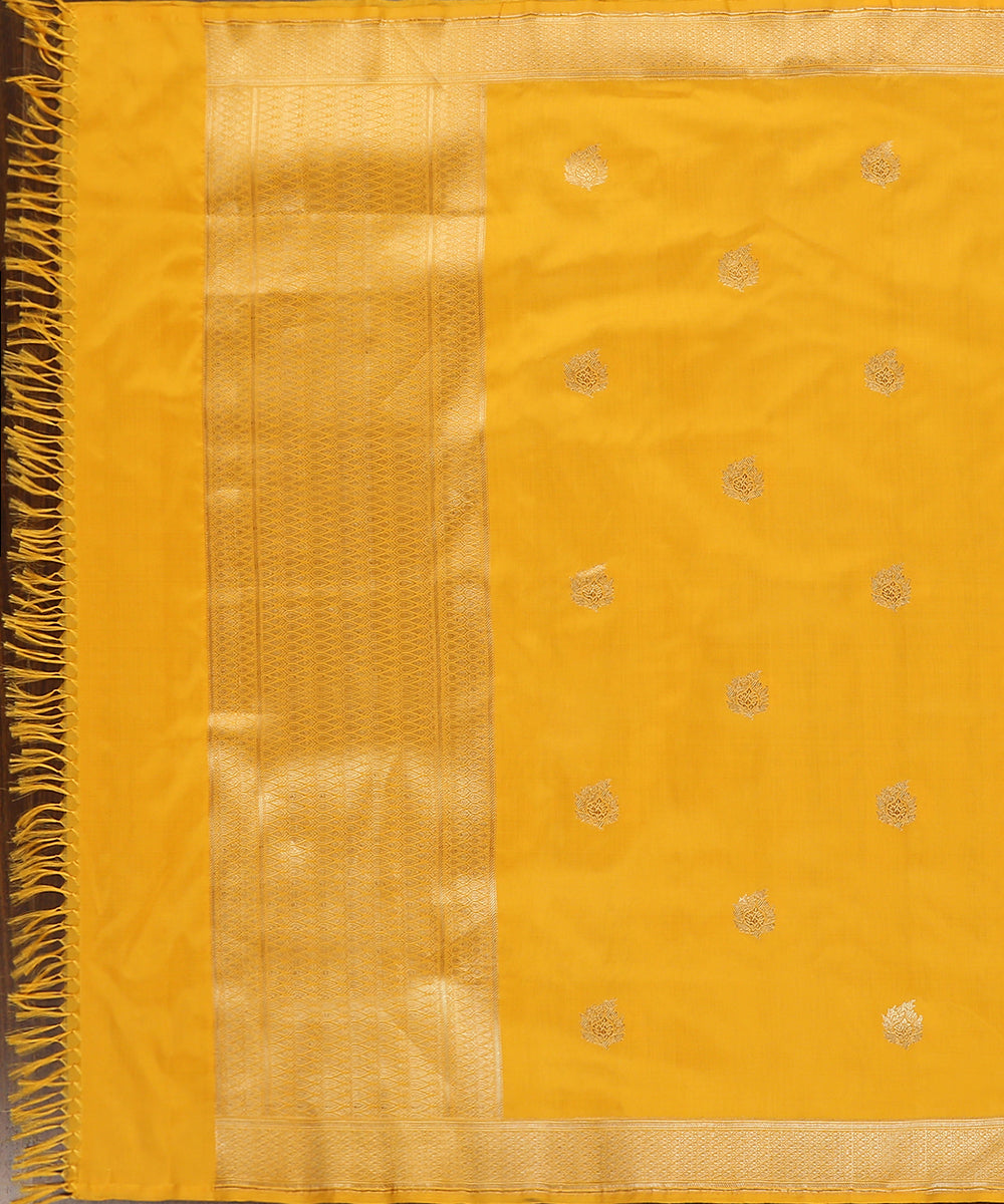 Yellow_Handloom_Pure_Katan_Silk_Bootidar_Banarasi_Dupatta_WeaverStory_02