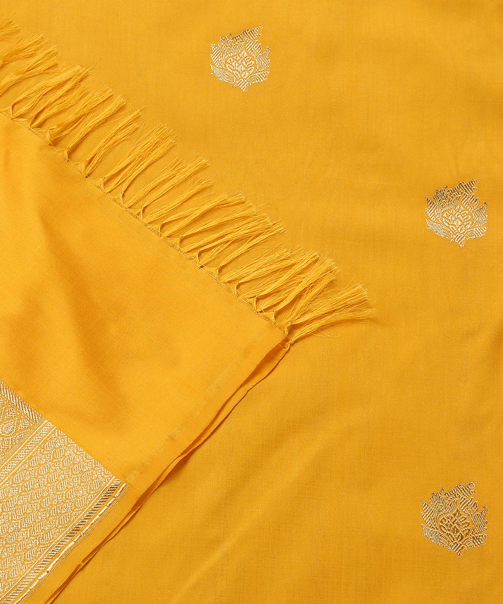 Yellow_Handloom_Pure_Katan_Silk_Bootidar_Banarasi_Dupatta_WeaverStory_04