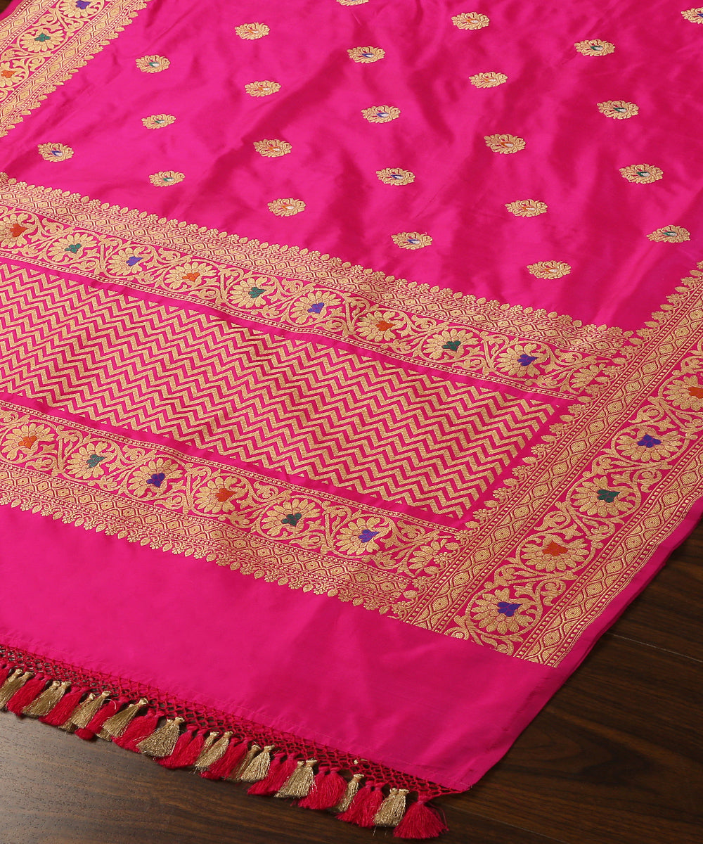 Handloom_Hot_Pink_Pure_Katan_Silk_Banarasi_Dupatta_With_Broad_Border_WeaverStory_03
