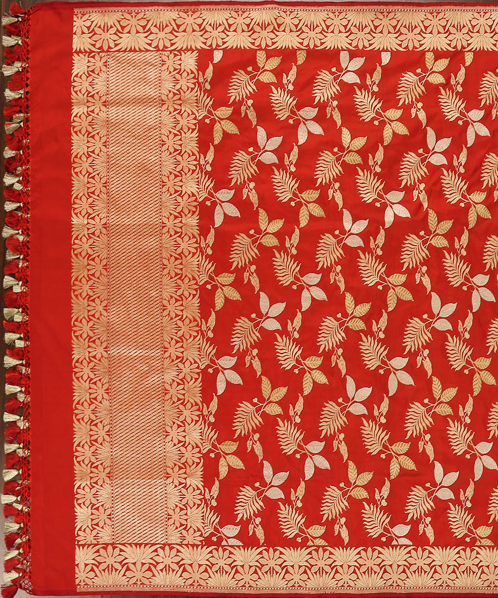 Maroon_Handloom_Sona_Rupa_Pure_Katan_Silk_Banarasi_Dupatta_With_Leaf_Motifs_WeaverStory_02