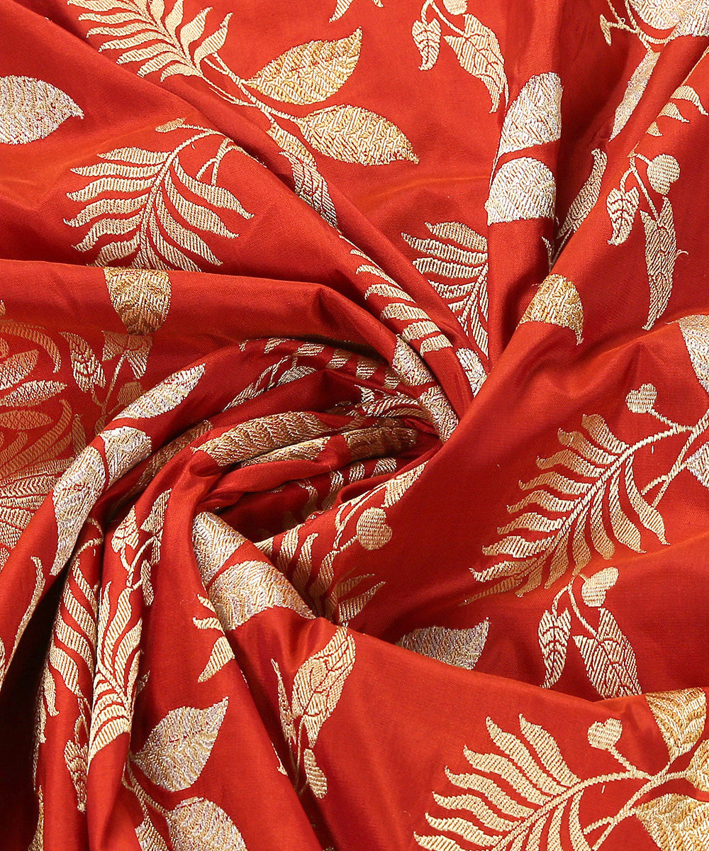 Maroon_Handloom_Sona_Rupa_Pure_Katan_Silk_Banarasi_Dupatta_With_Leaf_Motifs_WeaverStory_05