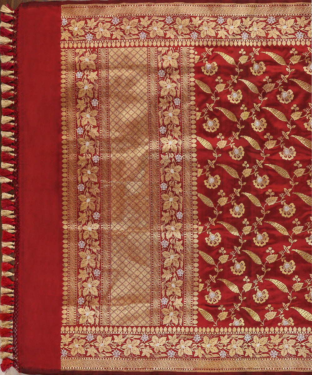 Handloom_Maroon_And_Black_Dual_Tone_Pure_Katan_Silk_Banarasi_Jangla_Dupatta_WeaverStory_02