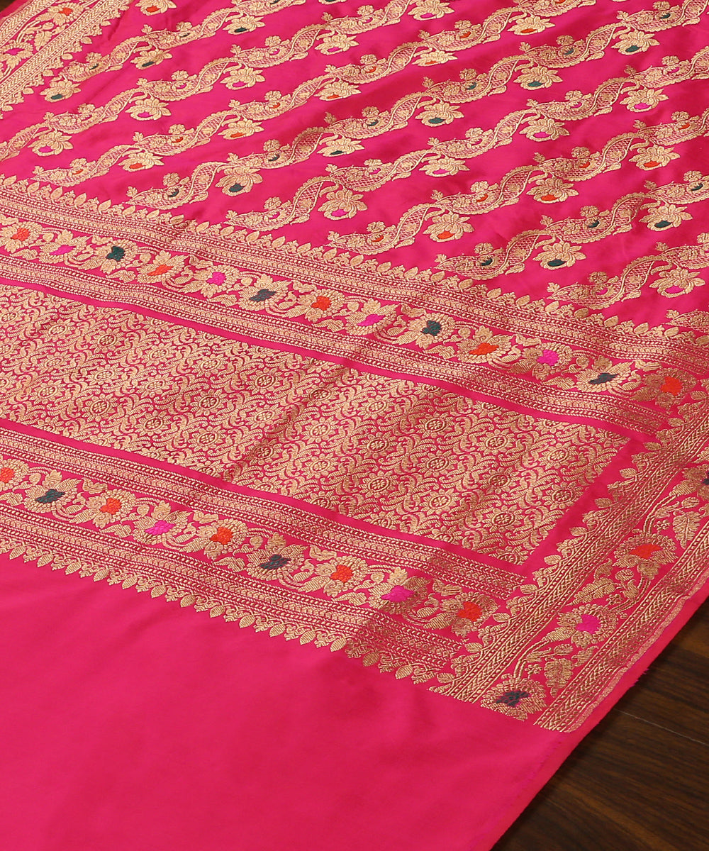 Handloom_Hot_Pink_Pure_Katan_Silk_Banarasi_Jangla_Dupatta_WeaverStory_03