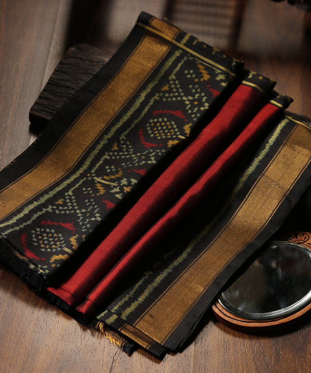 Maroon_And_Black_Handloom_Pure_Mulberry_Silk_Single_Ikat_Patola_Dupatta_WeaverStory_01