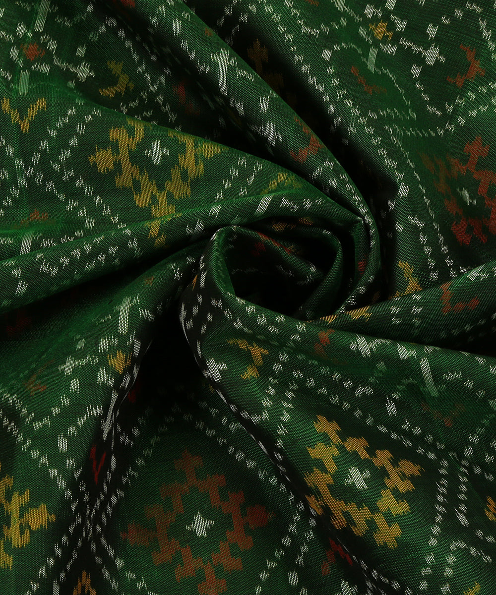 Green_Handloom_Pure_Mulberry_Silk_Single_Ikat_Patola_Dupatta_With_Tissue_Border_WeaverStory_05