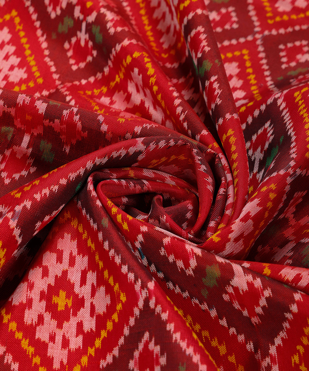 Maroon_Handloom_Pure_Mulberry_Silk_Ikat_Patola_Dupatta_With_Red_Pallu_WeaverStory_05