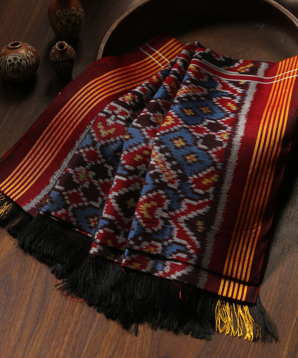 Handloom_Blue_Single_Ikat_Patola_Dupatta_With_Maroon_Pallu_WeaverStory_01