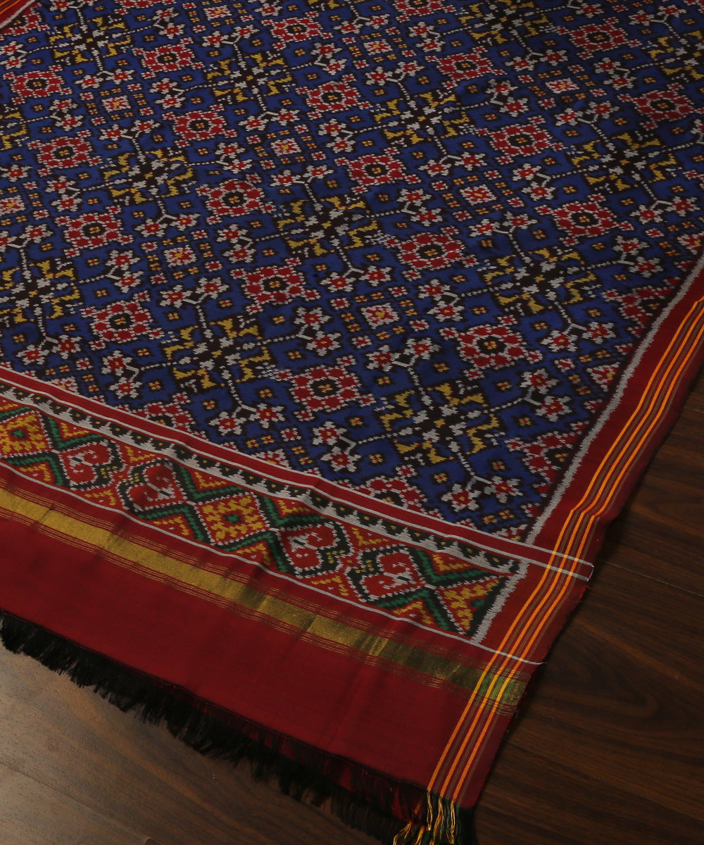 Handloom_Blue_Single_Ikat_Patola_Dupatta_With_Maroon_Pallu_WeaverStory_03