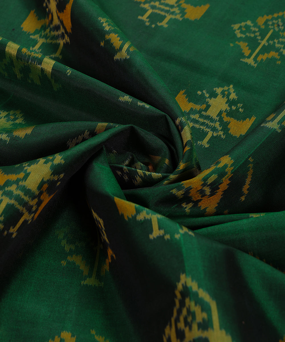 Handloom_Green_Pure_Mulberry_Ikat_Patola_Dupatta_With_Pink_And_Gold_Tissue_Border_WeaverStory_05
