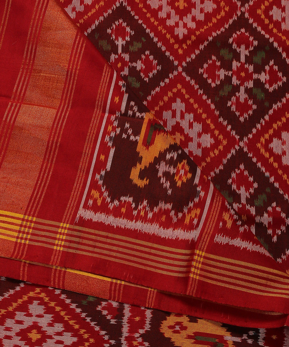 Coke_Brown_Handloom_Pure_Mulberry_Silk_Single_Ikat_Patola_Dupatta_With_Maroon_Border_WeaverStory_04