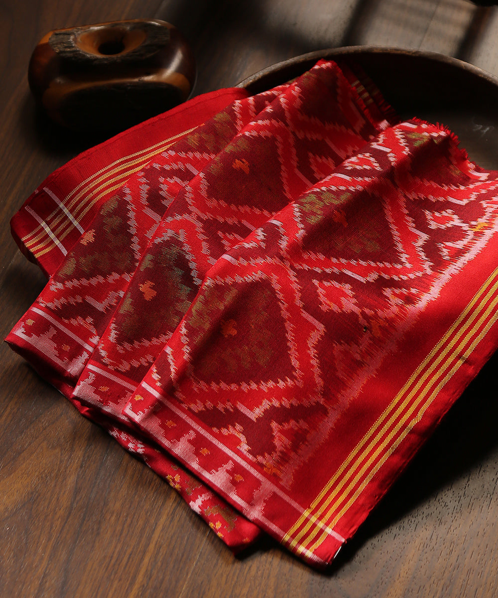 Red_Handloom_Single_Ikat_Pure_Mulberry_Silk_Patola_Dupatta_WeaverStory_01