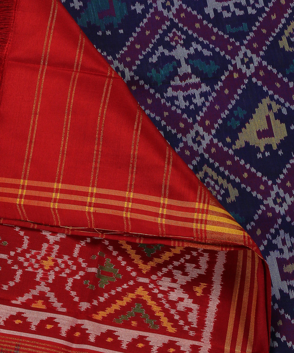 Purple_Handloom_Single_Ikat_Patola_Dupatta_With_Red_Border_And_Pallu_WeaverStory_04