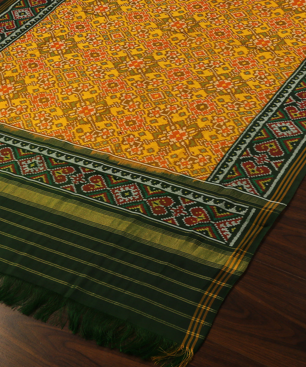 Mustard_And_Green_Handloom_Pure_Mulberry_Single_Ikat_Patola_Dupatta_WeaverStory_03