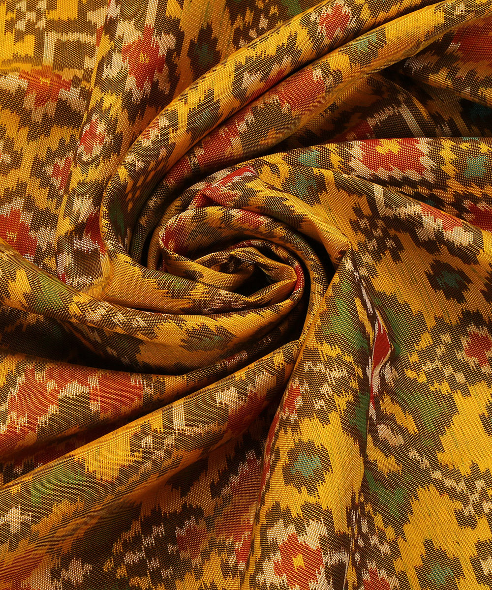 Mustard_And_Green_Handloom_Pure_Mulberry_Single_Ikat_Patola_Dupatta_WeaverStory_05