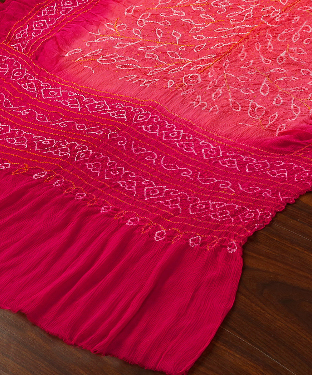 Handloom_Peach_And_Pink_Pure_Georgette_Banarasi_Bandhej_Dupatta_WeaverStory_03