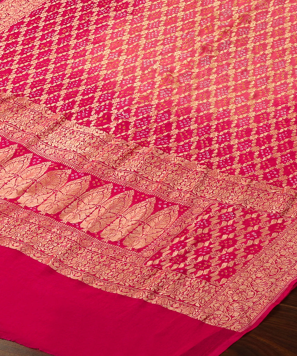 Handloom_Peach_And_Pink_Pure_Georgette_Banarasi_Bandhej_Dupatta_WeaverStory_03