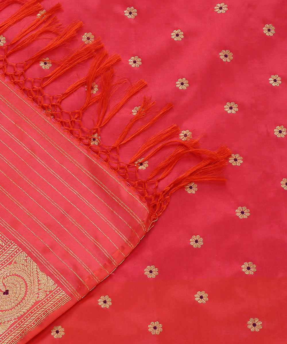 Magenta_Handloom_Pure_Katan_Silk_Banarasi_Dupatta_With_Paisley_Border_WeaverStory_04