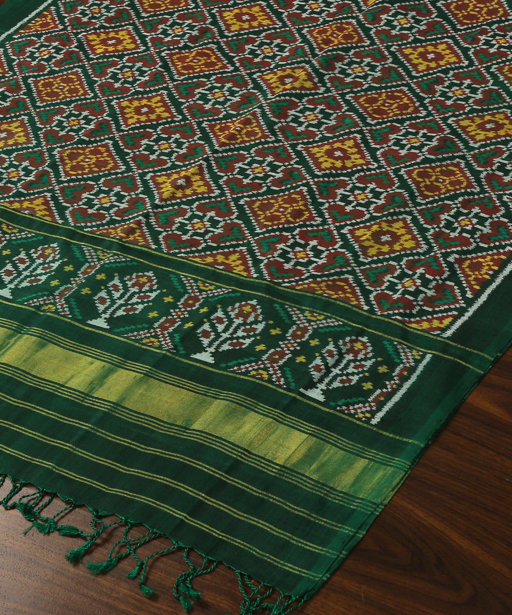 Dark_Green_Handloom_Pure_Mulberry_Silk_Ikat_Patola_Dupatta_WeaverStory_03