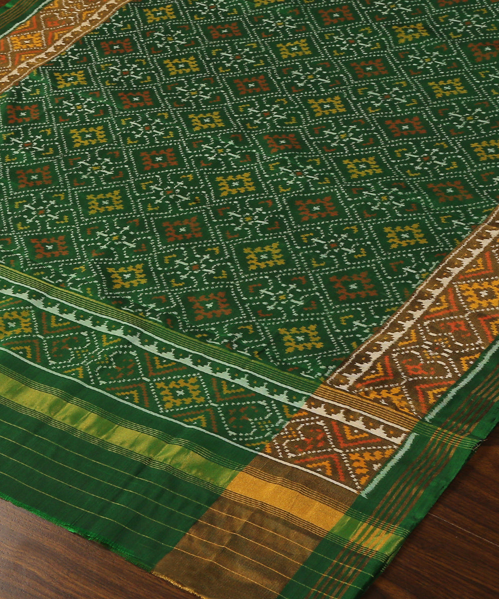 Green_Handloom_Pure_Mulberry_Silk_Ikat_Patola_Dupatta_WeaverStory_03