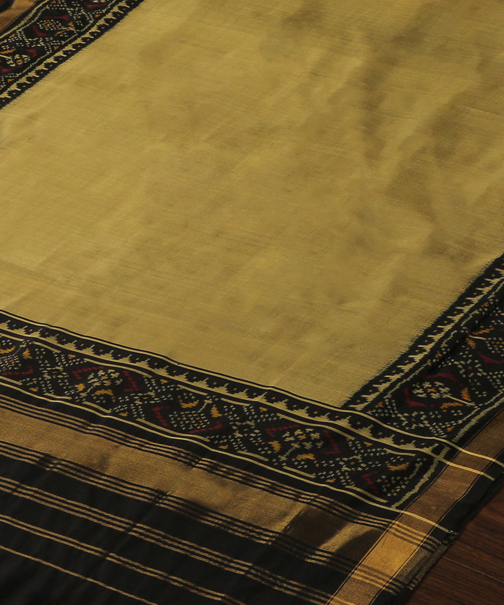 Black_Handloom_Pure_Mulberry_Silk_Ikat_Patola_Dupatta_WeaverStory_03